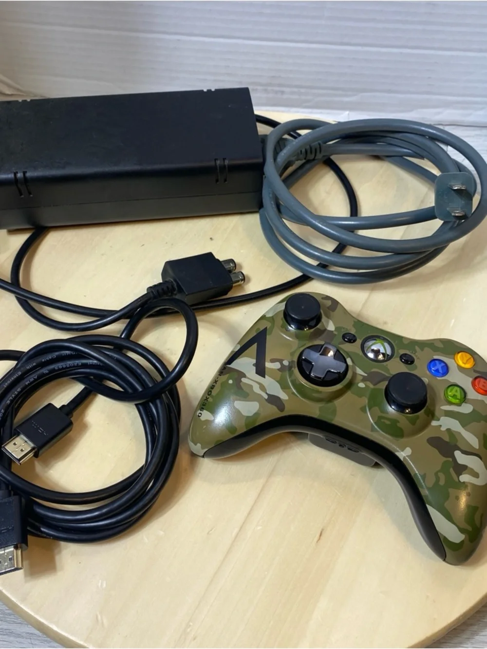 Microsoft Xbox 360 S Slim Model 1439 Console System Bundle - Works
